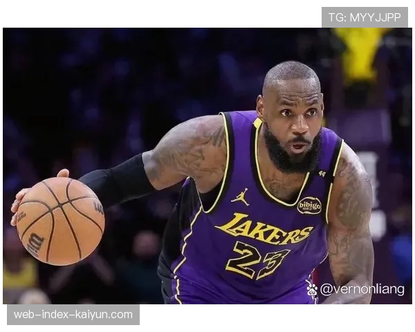 东契奇与勒布朗或批评里夫斯，因其本场比赛投篮失误频频