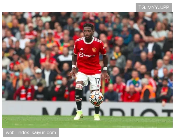 阿韦洛亚边路进攻设计 维尼修斯内切寻找射门机会受阻